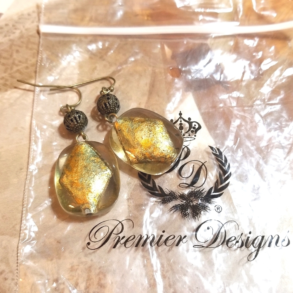 NEW Premier Designs Filigree Golden Drop Earrings - Picture 6 of 7